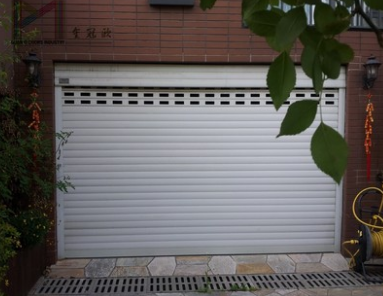 铝合金全自动车库卷帘门冬季最佳的选择_哈尔滨玮思卷帘门